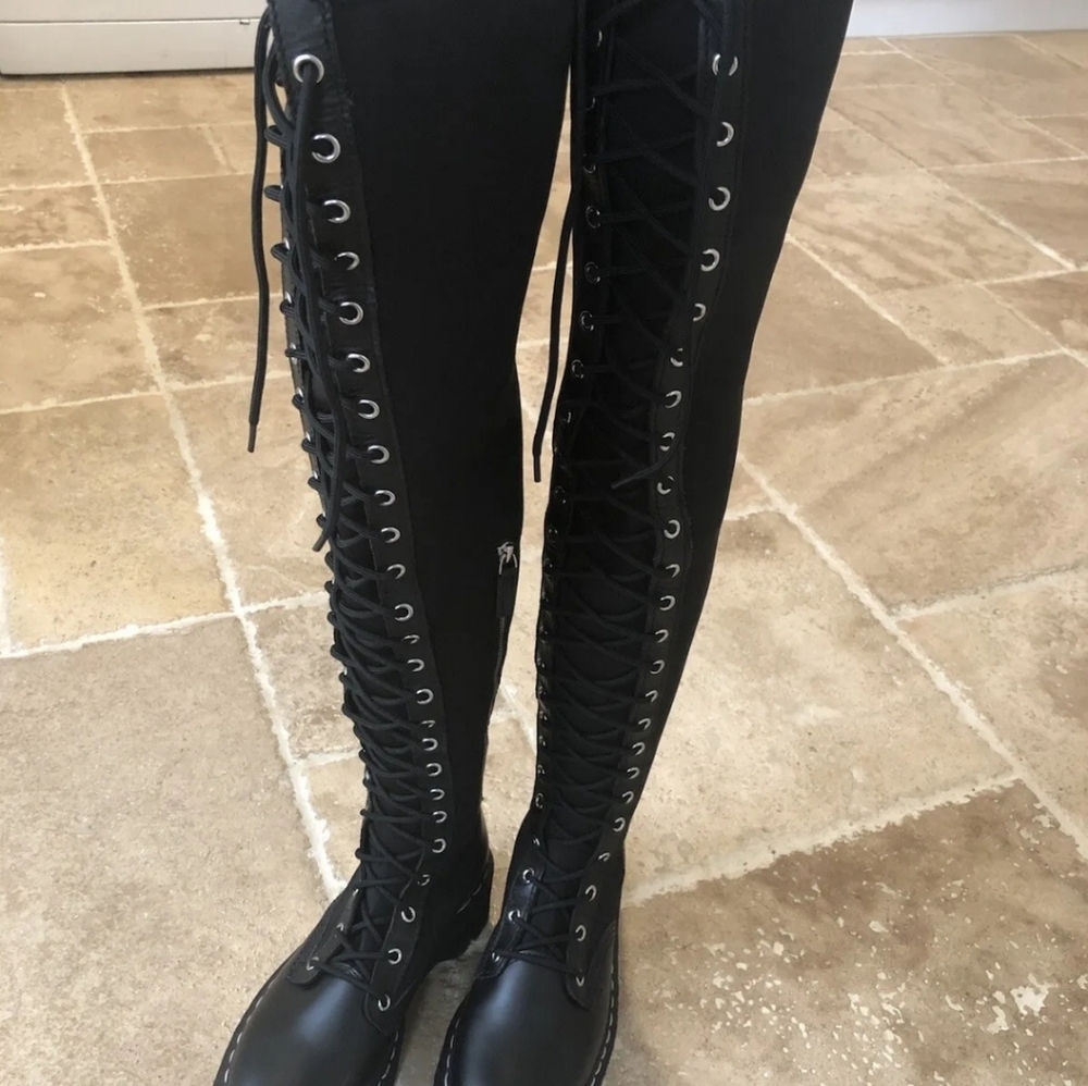 Dr. Martens Aggy Tall size 8 new!